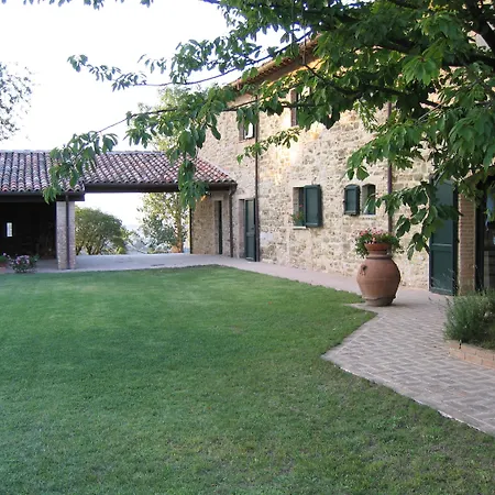 Azienda Agraria Montelujano * グッビオ
